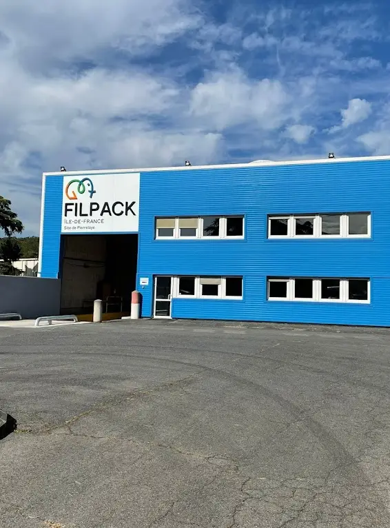 Lettres découpées pour Filpack, réalisées par Atelier Gambetta