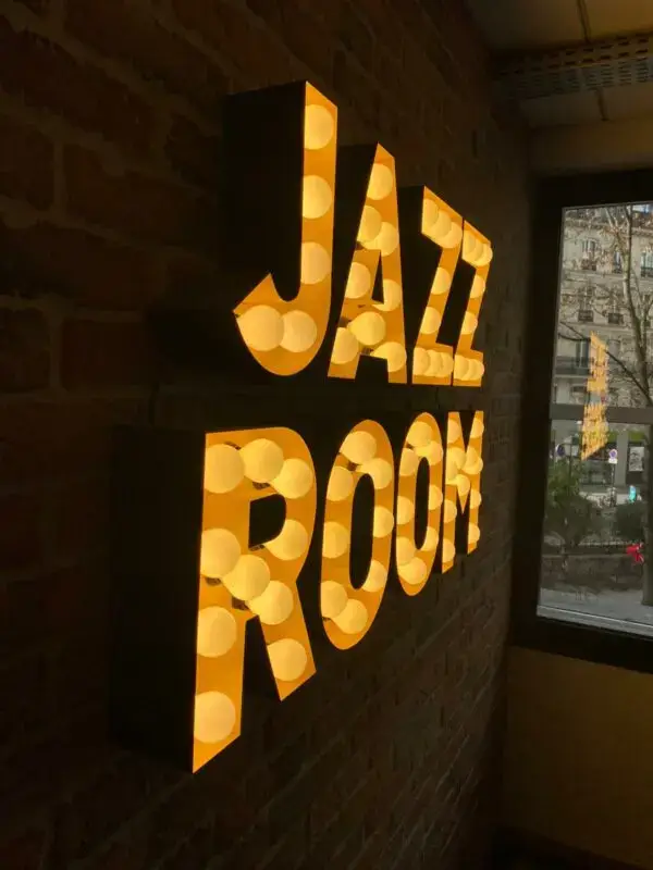 Lettres vintage pour Jazz Room, réalisées par Atelier Gambetta