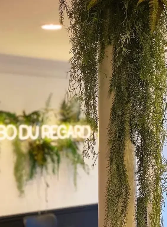 mur vegetal pour Le Labo du regard, réalisé par Atelier Gambetta