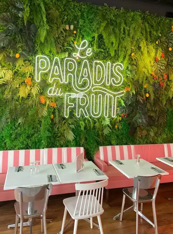 mur vegetal pour Le paradis du fruit, réalisé par Atelier Gambetta