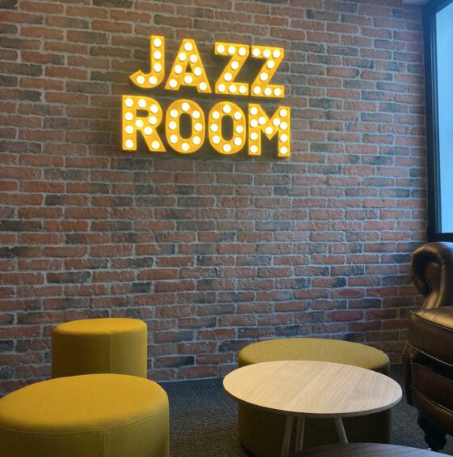 Enseigne vintage pour Jazz Room, réalisé par Atelier Gambetta