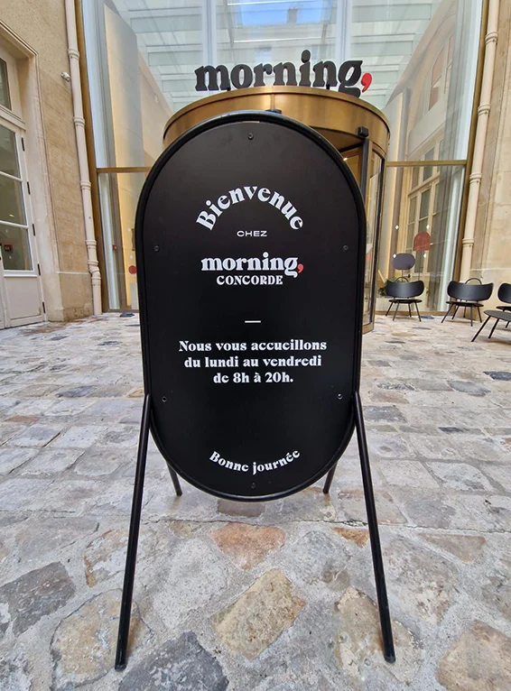 Signalétique drapeau publicitaire atelier gambetta pour morning